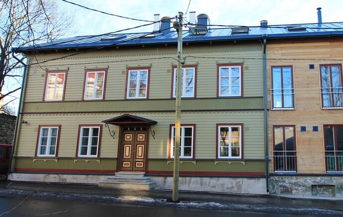 Adamsoni-15 fassaaditööd